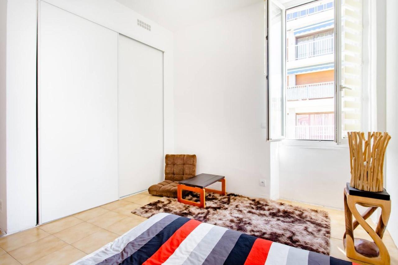 Room Rental In Apartment In Marseille Exterior photo