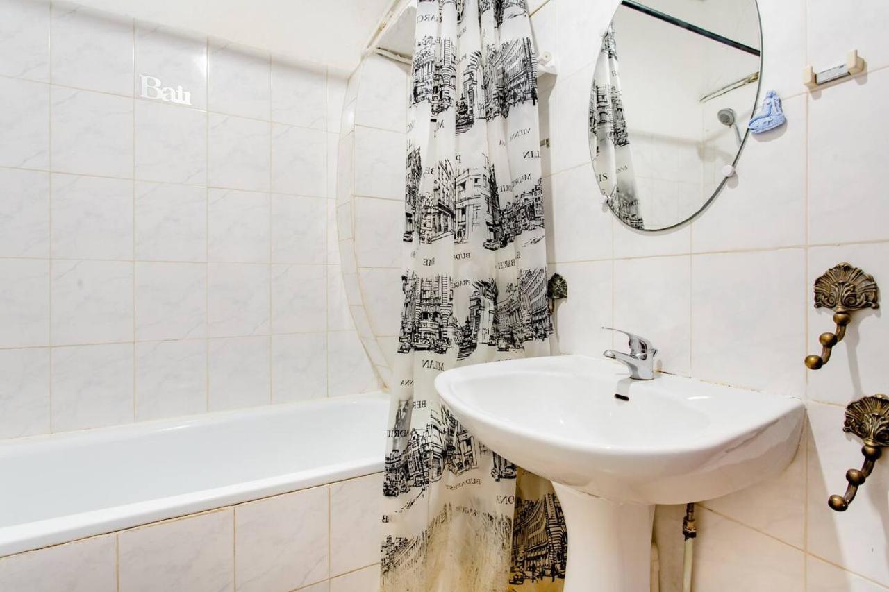 Room Rental In Apartment In Marseille Exterior photo